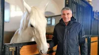Ladislav Fabris: “Lipica mi je dala  veliko znanja in veselja do dela 
z lipicanci, kar me je znova pritegnilo v ekipo Kobilarne Lipica, da 
bom vse to   delil z mlajšimi generacijami jahačev.”