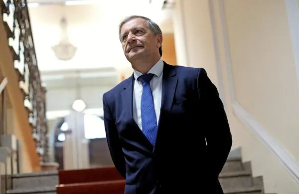  Karl Erjavec zanika očitke, da se je Slovenija prenaglila z 
napovedjo umika slovenskih pripadnikov misije.