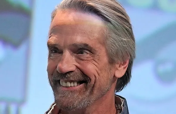 Z oskarjem nagrajeni britanski filmski in gledališki igralec Jeremy 
Irons bo vodil žirijo 70. mednarodnega filmskega festivala v 
Berlinu.