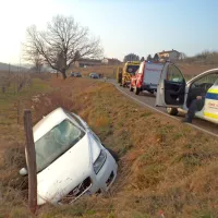 Motorist trčil v avto in umrl