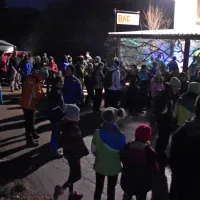 Rekordno &scaron;tevilo nočnih pohodnikov na Črvov vrh