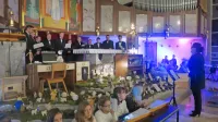 V idrijski župnijski cerkvi sv. Jožefa Delavca so kulturni program  prazničnih dni s koncertom sklenili  
učenci OŠ Idrija, Idrijski neoktet in cerkveni mešani zbor.