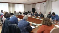 Župani in predstavniki zdravstvenih domov iz regije so včeraj na 
posvetu z državnih sekretarjem Tomažem Pliberškom podprli 
ohranitev hrpeljske dežurne zdravstvene službe.