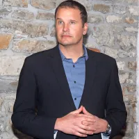 13 jih ima ključ stanovanja
