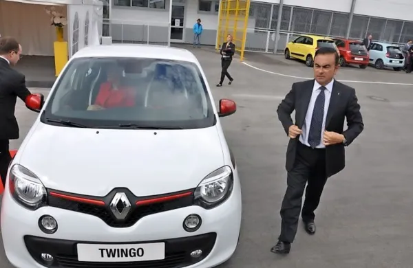 Ghosn, ki je zdaj varno zatočišče našel v Bejrutu, pravi, da si bo le na takšen način opral svoje ime. 
Prepričan je, da si po 17 letih trdega dela na Japonskem tega preprosto ni zaslužil.