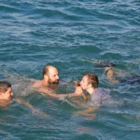 Makedonski pravoslavni verniki pripravili že &scaron;esti potop križa in skok v morje