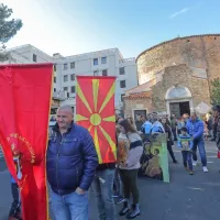 Makedonski pravoslavni verniki pripravili že &scaron;esti potop križa in skok v morje