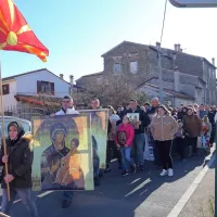 Makedonski pravoslavni verniki pripravili že &scaron;esti potop križa in skok v morje