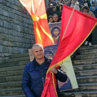 Makedonski pravoslavni verniki pripravili že &scaron;esti potop križa in skok v morje