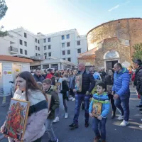 Makedonski pravoslavni verniki pripravili že &scaron;esti potop križa in skok v morje