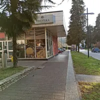 Vlomilci so iz vinoteke odnesli prenosni računalnik, vina pa se niso 
dotaknili.