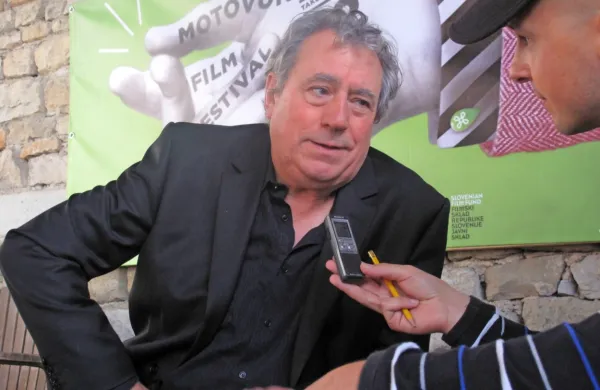 Terry Jones je pred desetimi leti na filmskem festivalu v Motovunu 
dal intervju tudi za naš časopis.  