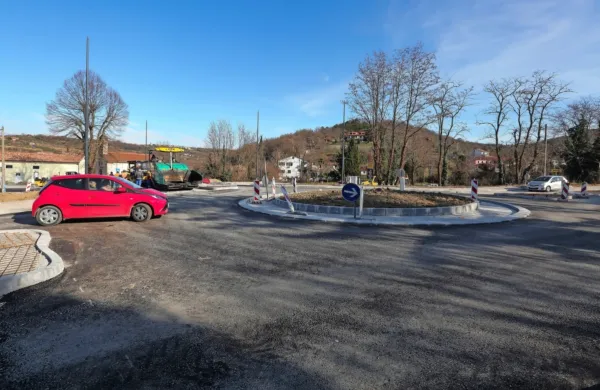 Krožišče v Vanganelu bo  upočasnilo prehitre voznike, izboljšalo prometno pretočnost  in  olajšalo vključevanje na stranske ceste.