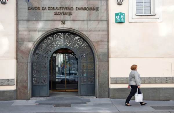 V Zavodu za zdravstveno zavarovanje Slovenije so lani zabeležili 
213 milijonov evrov več prihodkov kot leto prej, a vsega dodatnega 
denarja niso porabili, saj jih je omejeval odlok državnega zbora o 
najvišji dovoljenji porabi. 