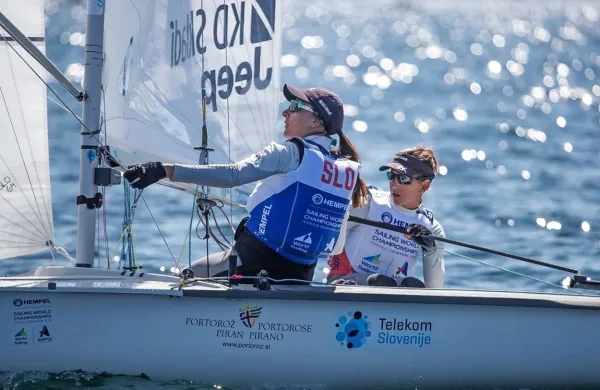 Mrakova in Macarolova drugi na tekmi za svetovni pokal