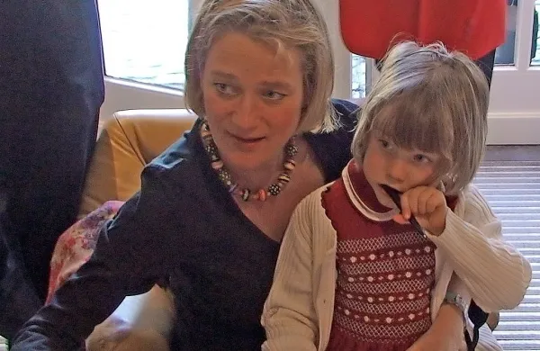 Delphine Boel s svojo hčerko