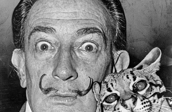 V španskem Figuerasu rojeni Salvador Dali (1904-1989) je eden 
najpomembnejših nadrealističnih slikarjev. 