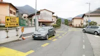 Sredi ceste je lahko postajališče, ne smejo pa zarisati prehoda za pešce, postaviti semaforja ali radarja, da bi umirili hitrosti in povečali 
varnost.  Županja napoveduje, da bo občina vztrajala. 