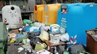 Ekološki otoki so najbolj nastlani v Ulici Gradnikove brigade. Odslej jih bodo bolj čistili, a tudi strogo 
nadzirali odlaganje. Župan napoveduje, da bodo nevestne kaznovali.