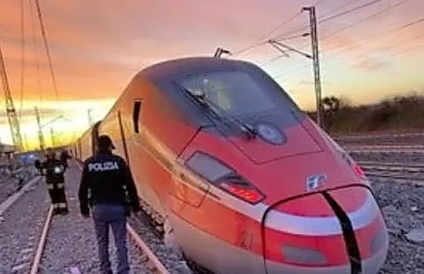 V bližini Milana v iztirjenju vlaka dva mrtva