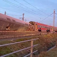 V bližini Milana v iztirjenju vlaka dva mrtva