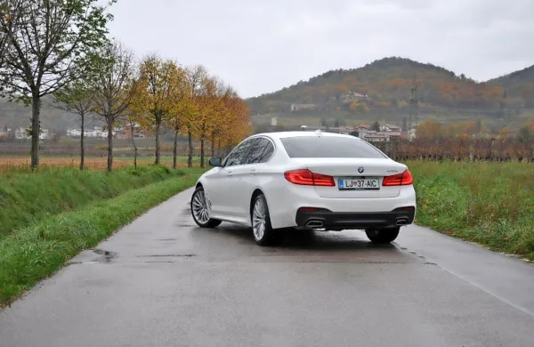 V praksi se BMW 530e xdrive pokaže za zelo specifičen avtomobil, kjer je najprej treba razumeti 
njegovo filozofijo in šele nato končno ceno.