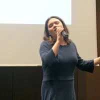 Zapela je pevka Ana Štefan.