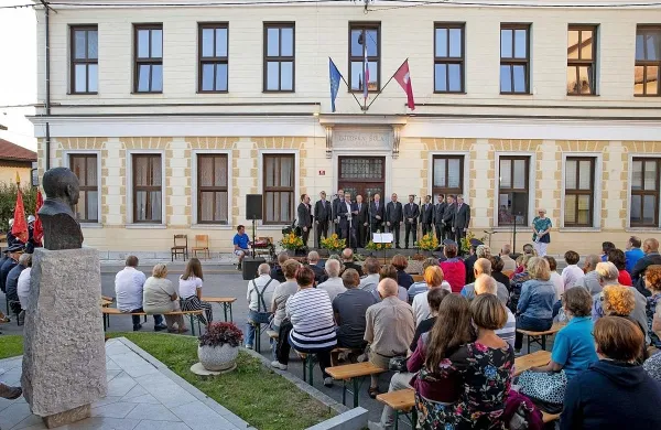 Društvo daje kulturni utrip kraju tudi s tradicionalnim Koncertom 
pod lipo pred obnovljeno staro šolo, danes kulturnim domom. 