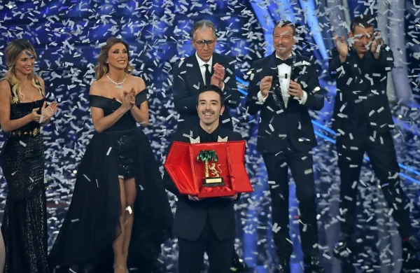 Diodato je za svojo pesem Fai rumore prejel kar tri nagrade.