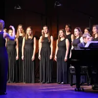 &Scaron;tiri desetletja novogori&scaron;kega kulturnega doma