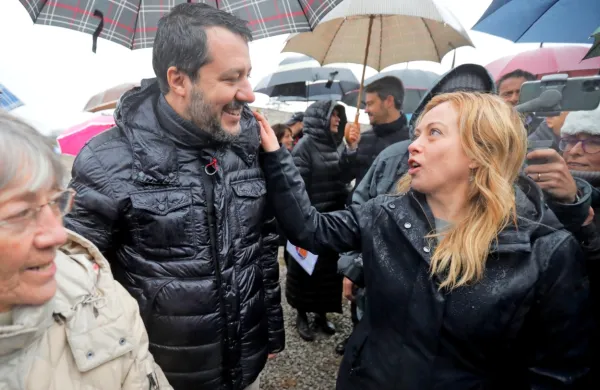 Slovesnosti, ki je minila mirno, sta se  udeležila tudi vodja desne 
Lige Matteo Salvini in voditeljica skrajno desnih Bratov Italije 
Giorgia Meloni, ki pa nista bila med govorniki.