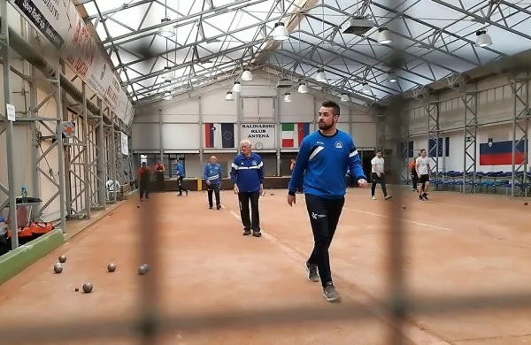 Koprski balinarji so v soboto gladko zmagali na Belem Križu.