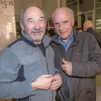Branetu Grubarju (levo), ki trenutno navdušuje v nadaljevanki V 
imenu ljudstva, je čestital tudi igralec Milan Vodopivec.