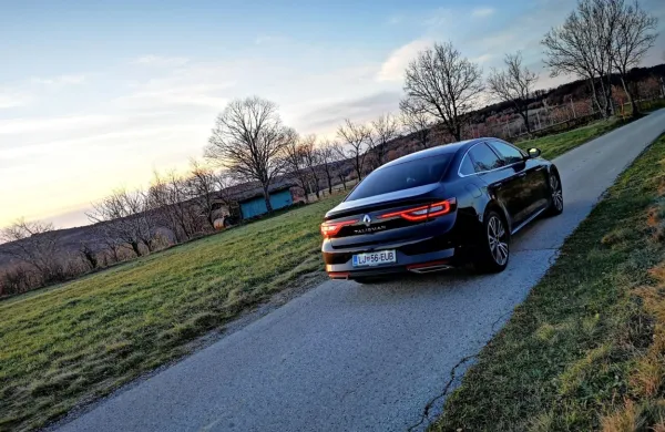 Talisman je dobil  pogonsko enoto, ki je bila do zdaj rezervirana za 
športnika megana RS in alpine A110. Ne glede na to je treba 
priznati, da je takšna kombinacija zelo dobro uigrana.