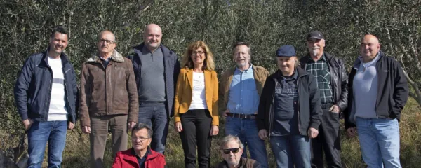 Z leve: (stojijo) Igor Novak, Boris Jenko,  Gorazd Jereb,  Dorjana 
Hlaj, Vanja Dujc,  Sandi Babič,  Arsen Jurinčič,  Danijel Sabadin,  
(sedita) Franjo Bošnjak in Franko MIklavčič.
