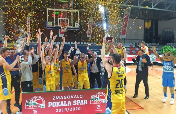 Koprski kapetan Alen Hodžić je k finalni zmagi prispeval 15 
točk.