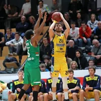 Nova lovorika v koprski vitrini