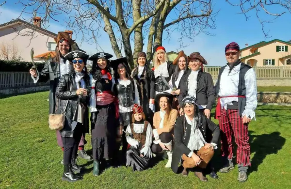 Prvi del je rodi&scaron;ki pust že opravil