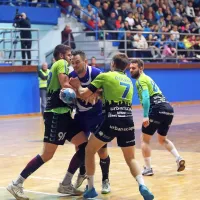 David Zorič Stepančič je kljub čvrstim prijemom gostujoče obrambe zabil šest golov.