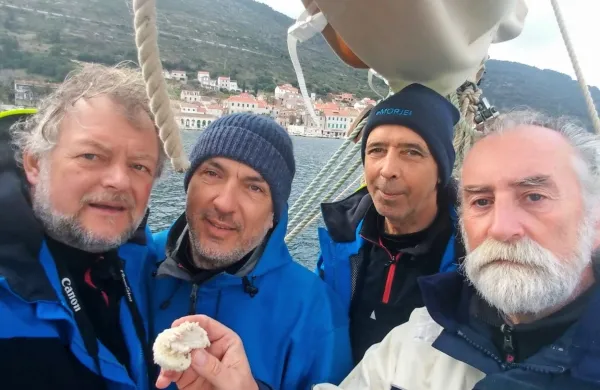 Pred štiričlansko posadko je zahteven izziv.