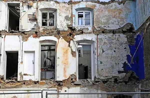 Silovita eksplozija, ki je lani v noči  na 20. junij v Drevoredu 20. 
septembra v Gorici terjala tri življenja, je bila po vsej verjetnosti 
posledica namernega dejanja.