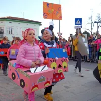 V &Scaron;empetru izstopa obleka