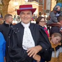 V &Scaron;empetru izstopa obleka