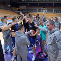 Košarkarji Slovenije so odločeni, da bodo jutri v Kopru popravili 
vtis iz Sombotela.