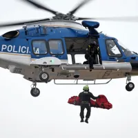 Nad letališčem Brnik so danes še prikazali zmogljivost novega 
helikopterja. 