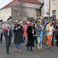 Sovič, pastirček Jakob in podzemni svet navdihnili postojnski pust