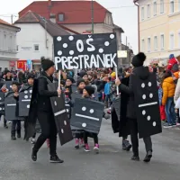 Sovič, pastirček Jakob in podzemni svet navdihnili postojnski pust