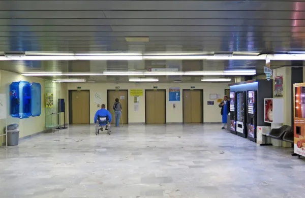 V Univerzitetnem kliničnem centru (UKC) Maribor so v ponedeljek 
zabeležili sum na okužbo z novim koronavirusom pri dveh osebah, 
vendar so sum s testiranjem ovrgli.