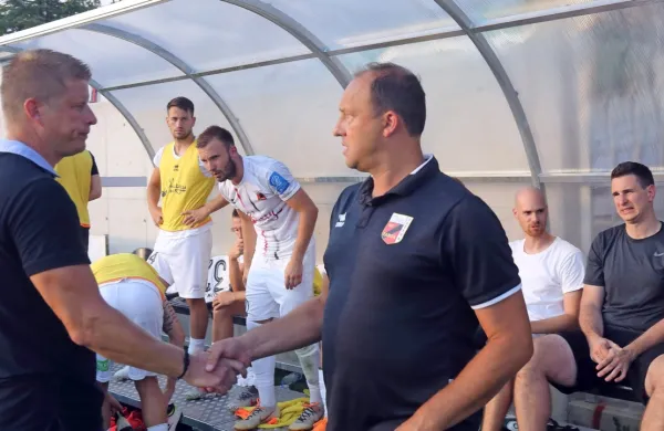 Andrej Razdrh (levo) se  s pomočnikom Darkom Karapetrovićem 
jutri vrača v Sežano. 