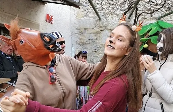 Imeli so mednarodno pustovanje